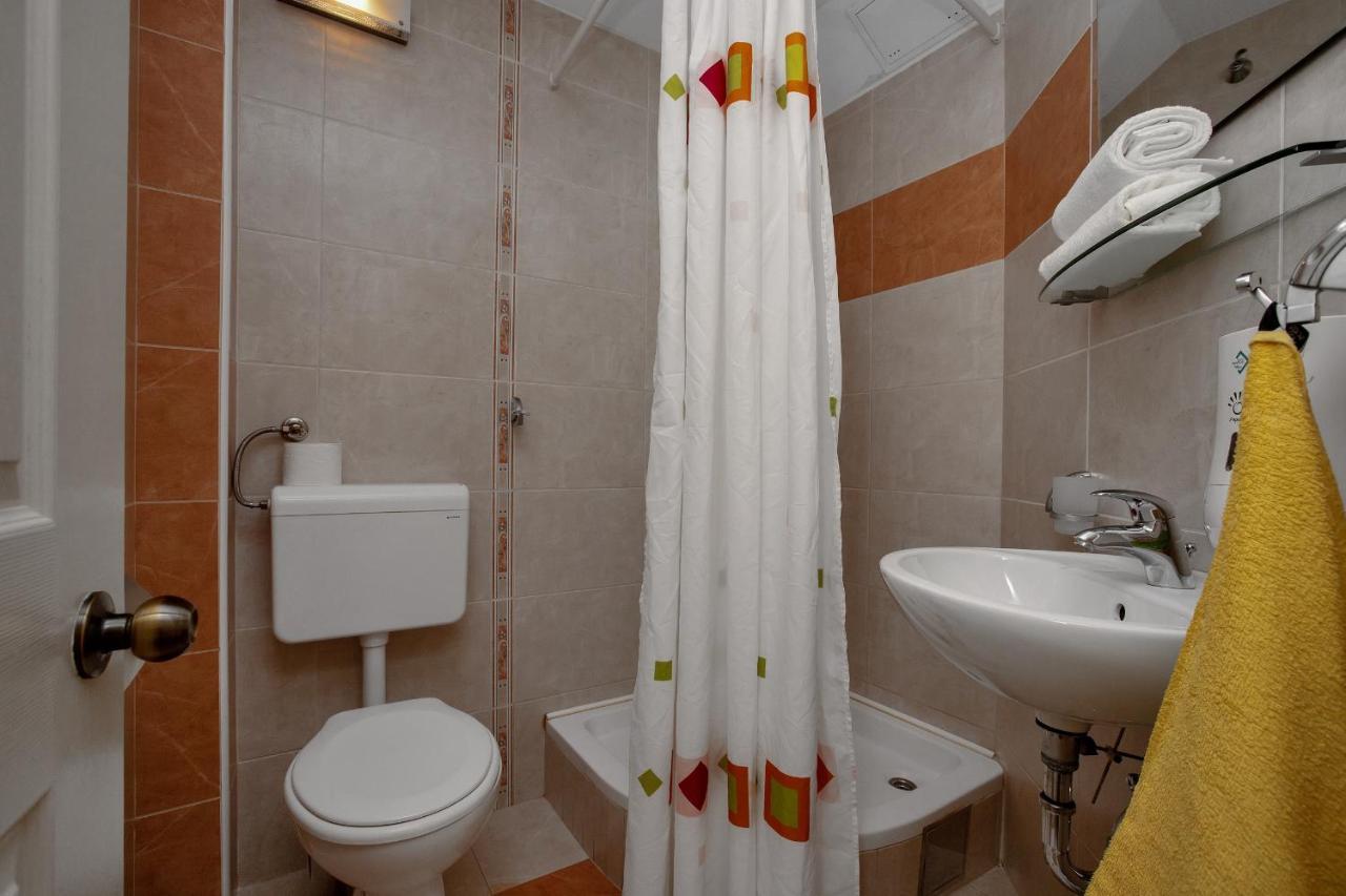 Apartments By The Sea Drasnice, Makarska - 2581 Exterior foto